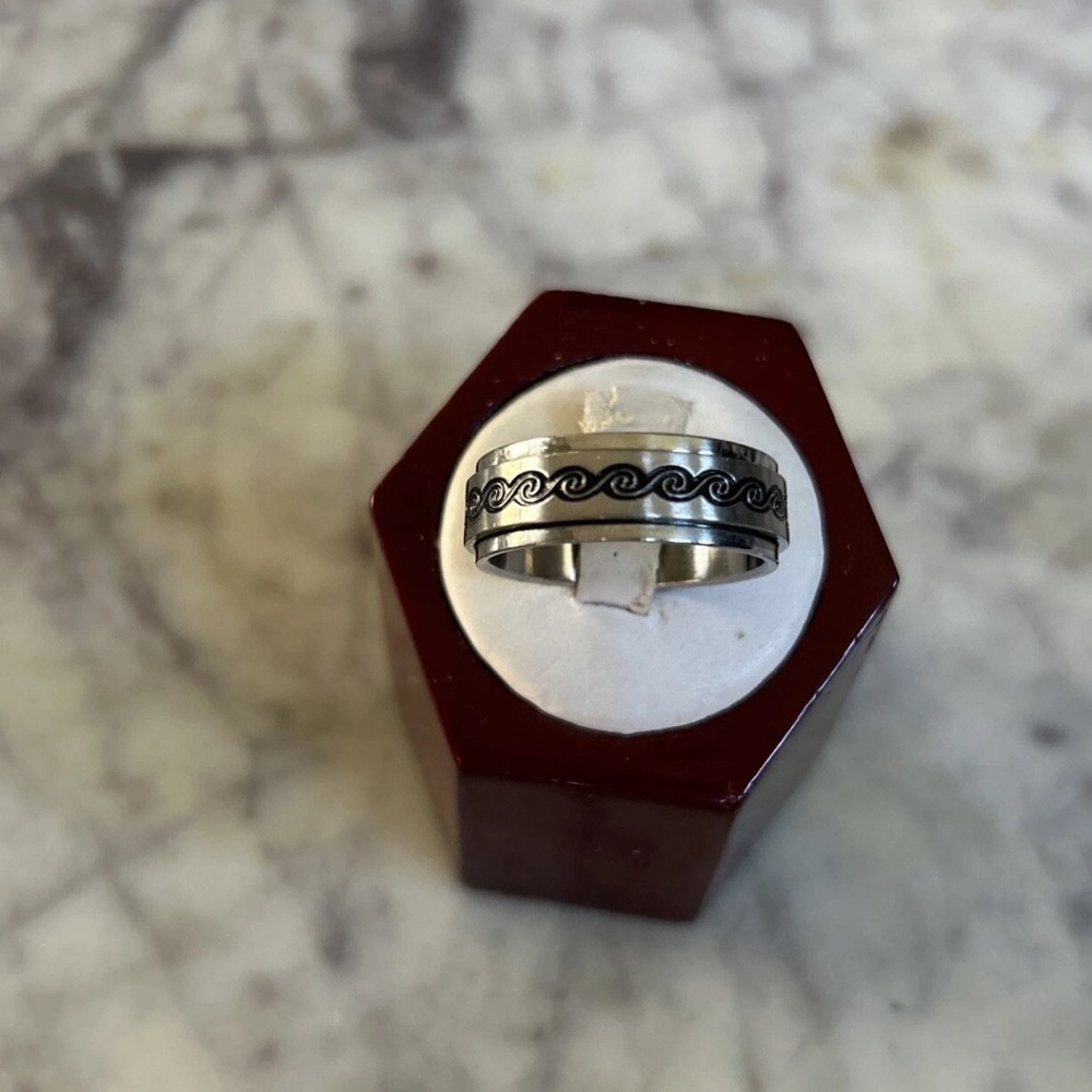 Silver Wave Pattern Ring - image 3